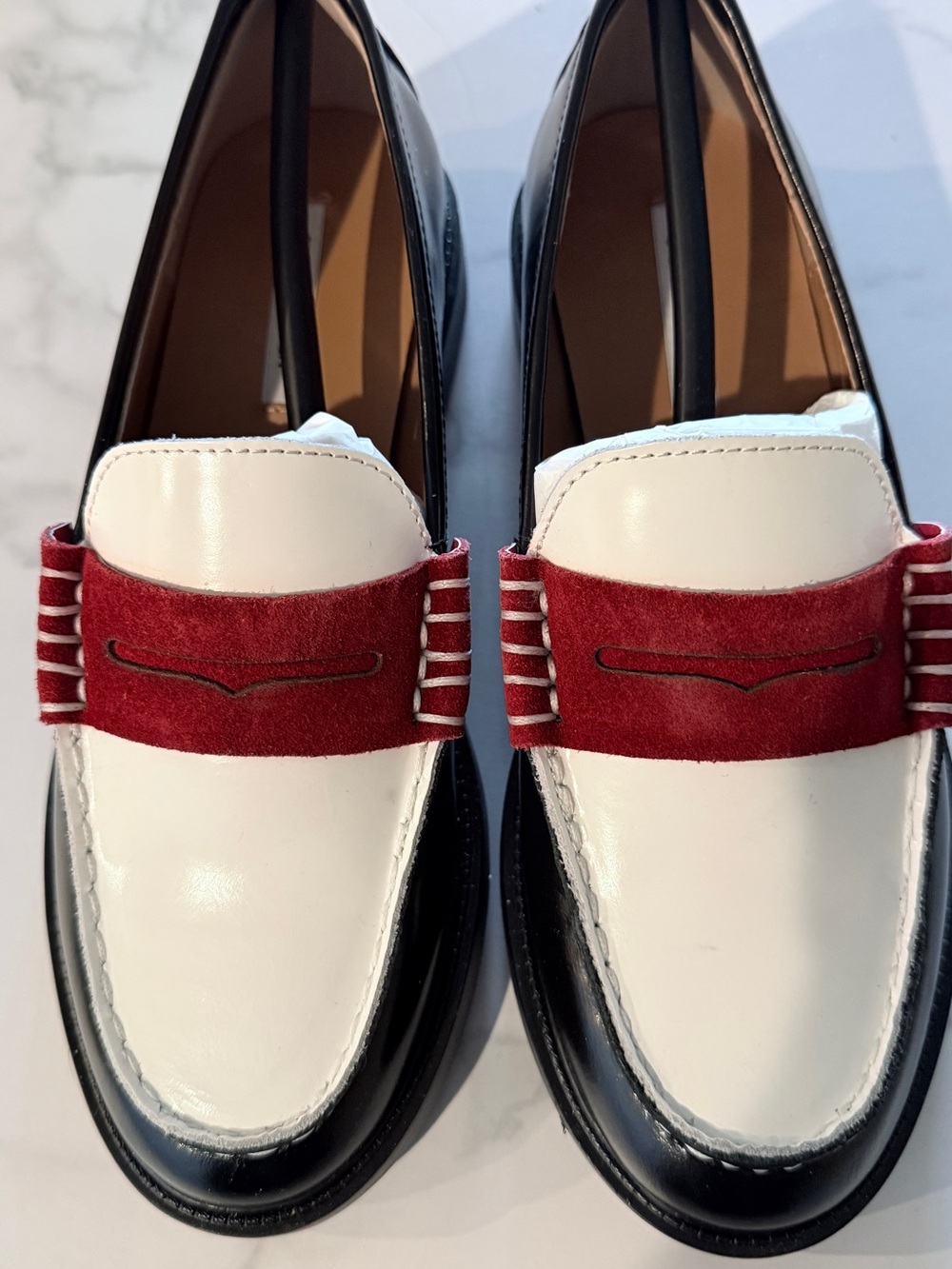Steve Madden Two-Tone White Black Loafers with Red Suede Accent - Size 6.5